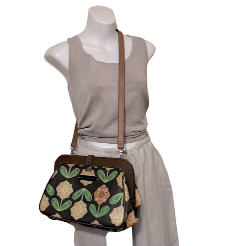 Petunia Pickle Bottom Cross Town Floral Clutch Shoulder Crossbody Bag Purse